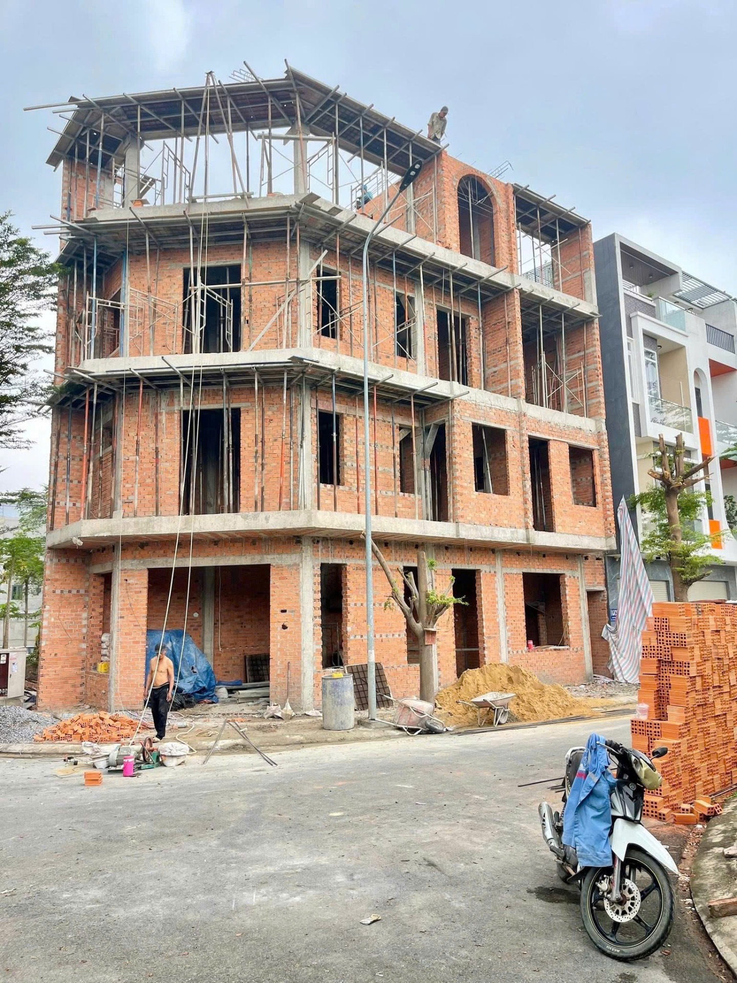 Hoàn thiện mặt tiền
