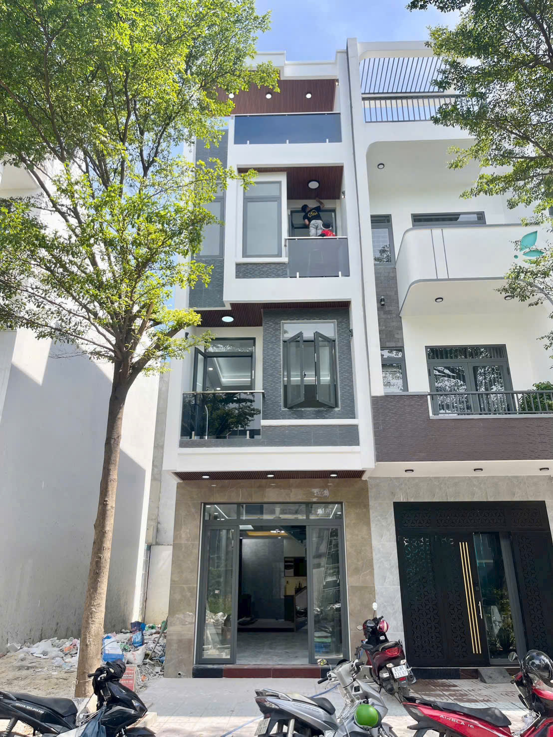 Nhà phố 3 tầng kết cấu mở